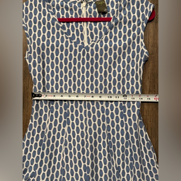 5/$25 Taylor - Cap Sleeve Dress - Picture 8 of 10